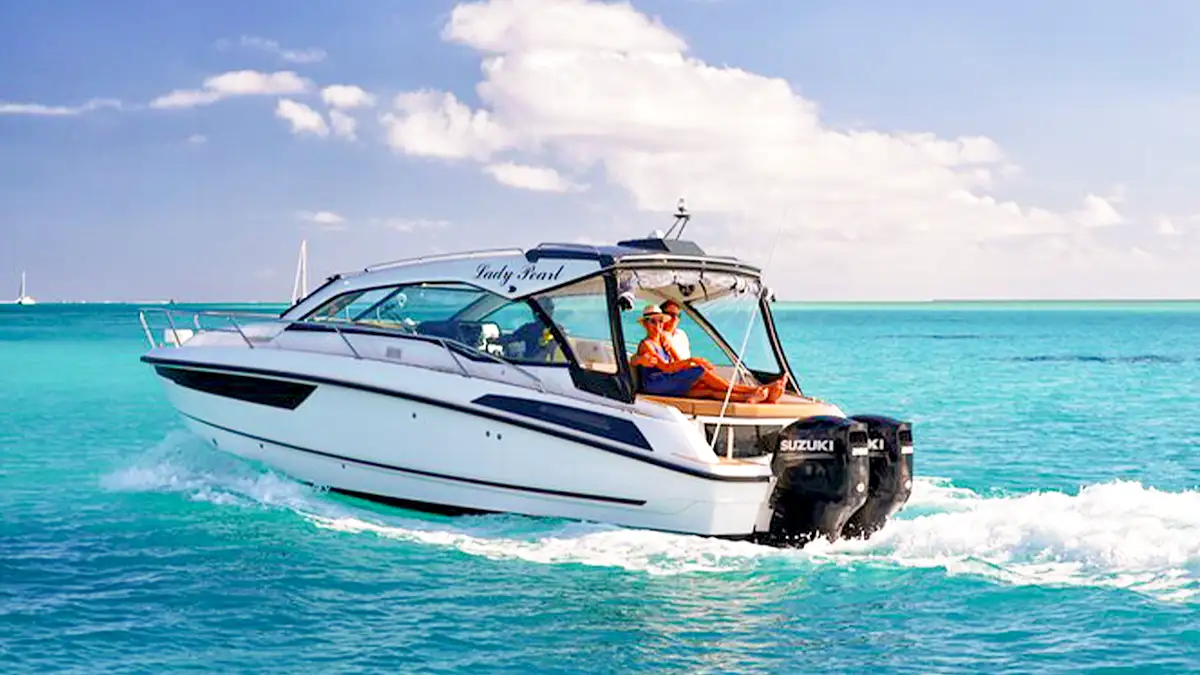 Luxury departure airport transfer in Bora Bora